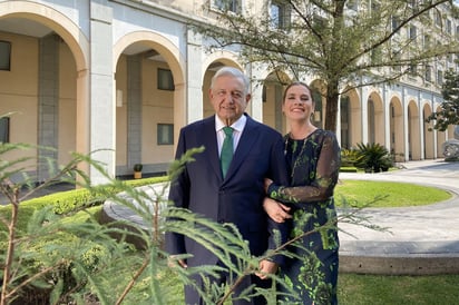 AMLO y su esposa llaman al pueblo a tener esperanza en el porvenir