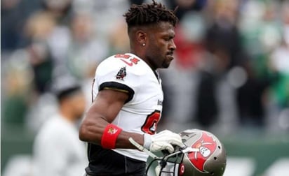 Antonio Brown hace berrinche y los Buccaneers lo despiden