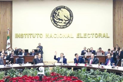 El INE pide a FGR desestimar denuncia contra consejeros 