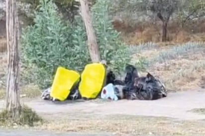 En la vía pública de Silao, Abandonan bolsas con restos humanos; Tenían mensaje