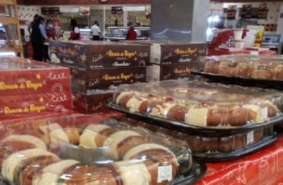 Monclovenses se preparan para la rosca de reyes