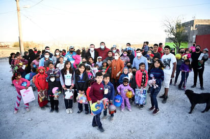 GIMSA entrega juguetes a niños por el Día de los Reyes Magos en ciudad Frontera