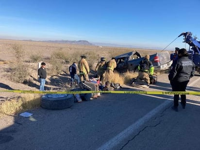 Paisano falleció al volcar su camioneta en carretera 30