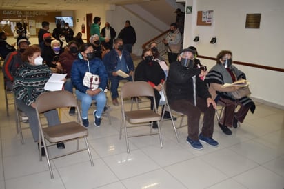 Pensionados y jubilados de Monclova aprovechan 50% de descuento en impuesto del predial