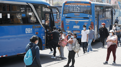 Carné de vacunación obligatorio en transporte de Ecuador por aumento de COVID-19