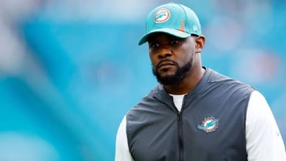 Dolphins anuncian sorpresivo cese de su entrenador 