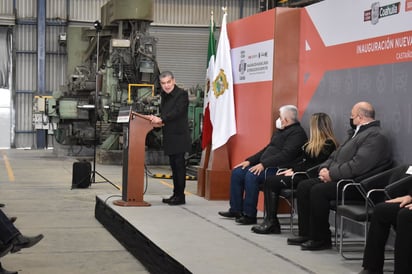 Miguel Riquelme inauguró nuevas líneas de producción de la empresa Grupo Fox en Castaños