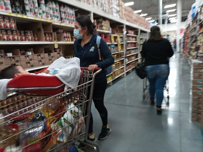 Menos labial, más cloro: así se moverán las compras en 2022 por la pandemia