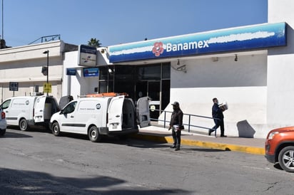 Banamex de Monclova recoge sus 'chivas'