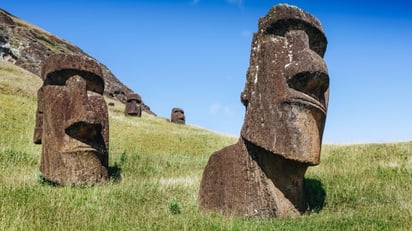 Chile pide evacuar las playas de Isla de Pascua tras erupción de volcán Tonga