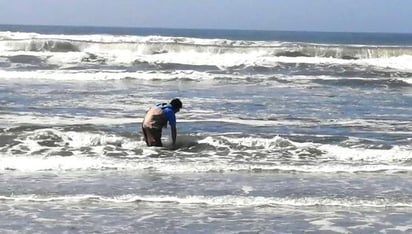 Dos mujeres murieron durante oleajes anormales en Perú tras erupción volcánica