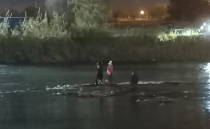 Rescatan a migrante embarazada en Río Bravo