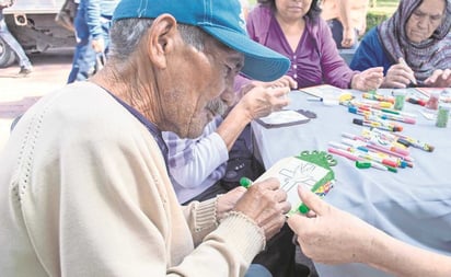 'Todo es por Internet': adulto mayor pide 'atención humana' en bancos