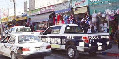 Celular costoso es robado en la Zona Centro de Monclova; el dueño lo dejó solo unos segundos 