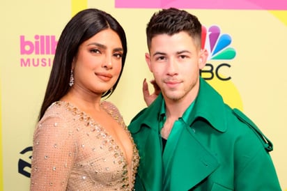 Nick Jonas y Priyanka se convierten en padres