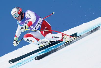 Beat Feuz amenaza a Aamodt Kilde con su victoria en el descenso de Kitzbühel