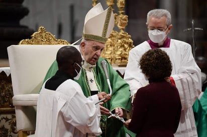 El papa Francisco otorga por primera vez a mujeres el ministerio de lector y catequista