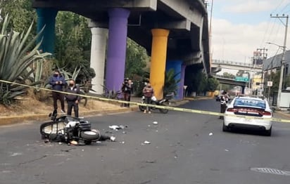 Motociclista muere al derrapar en Tenayuca