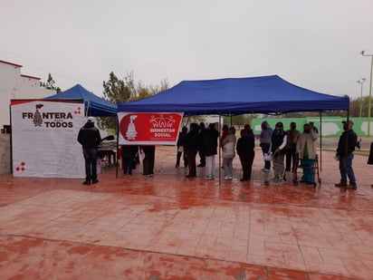 Mercado en tu colonia ayuda a familias de la Sierrita de Frontera 