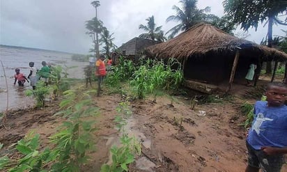 Al menos 12 muertos por una tormenta tropical en Mozambique