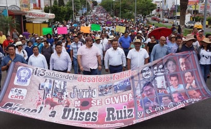 Acusa CNTE a SEP de mantener escuelas abiertas pese a contagios