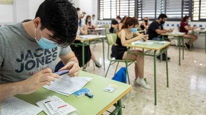 Guatemala autoriza regreso a clases pese a la alerta roja por la COVID-19