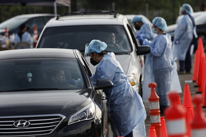 Detienen a un líder antivacunas en Costa Rica tras irrumpir en un hospital