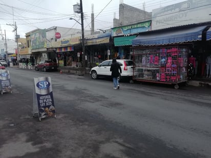 El frío ahuyenta de la Zona Centro de Monclova a la ciudadanía 