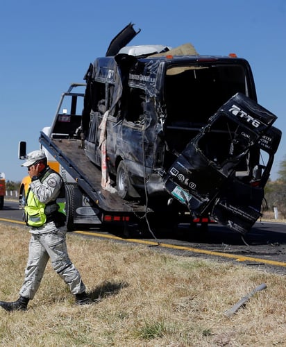 Accidente carretero deja al menos 12 muertos