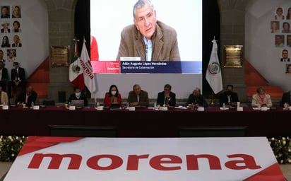 Senadores de Morena concluyen su reunión plenaria