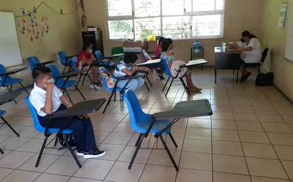 Padres exigen clases presenciales en secundaria de Hermosillo