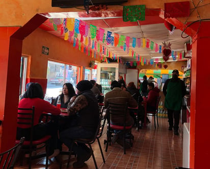 Familias monclovenses salen los fines de semana a almorzar