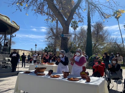 Hermanas García ganan concurso del tamal artesanal