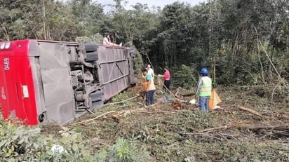 En Cancún accidente de autobús deja 8 muertos  y 47 heridos