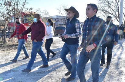 Autoridades supervisan drenaje en Ejido Saca de Bucareli 