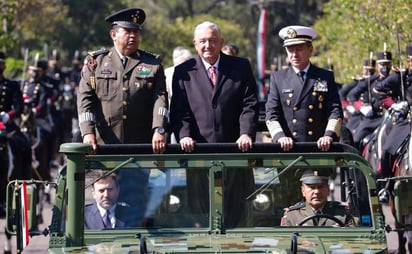 AMLO encabeza ceremonia por aniversario de la Marcha de la Lealtad en el Castillo de Chapultepec