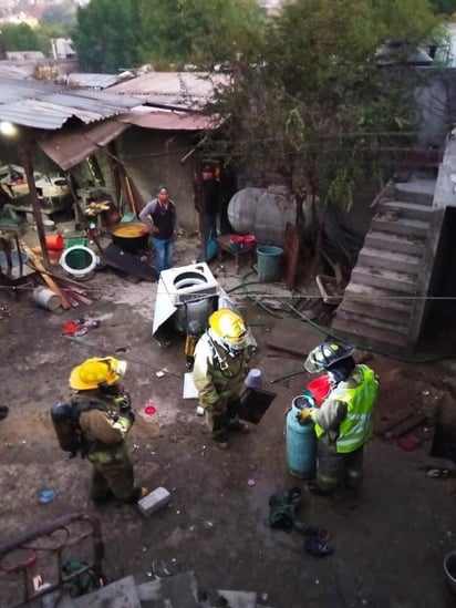 Graves, policías lesionados por explosión en Oaxaca