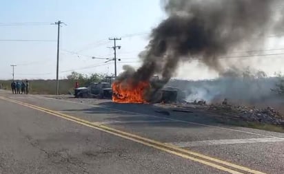 Opositores al parque industrial queman una patrulla en el Istmo