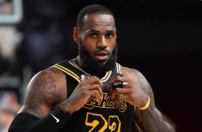 LeBron James se convierte en el máximo anotador de NBA contando los playoffs