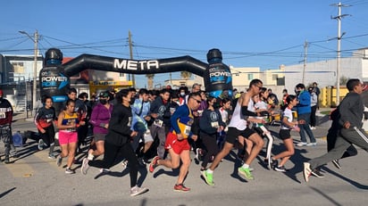 Carrera 3k en beneficio a Luis Cruz en Monclova 