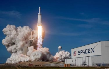 Experto dice que parte de cohete que chocará con la Luna no es de SpaceX