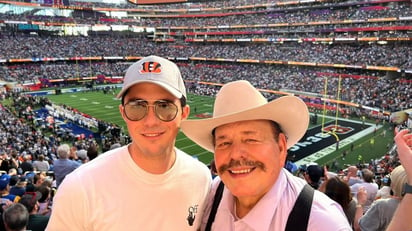 Armando Guadiana senador de Morena presume foto en el Super Bowl