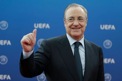 Florentino Pérez encabeza la expedición a París