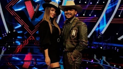 Acusan a familia de Christian Nodal de hackear WhatsApp de Belinda