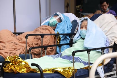 Repuntan casos Covid-19 en Hong Kong; ‘la ciudad no puede rendirse ante el virus’