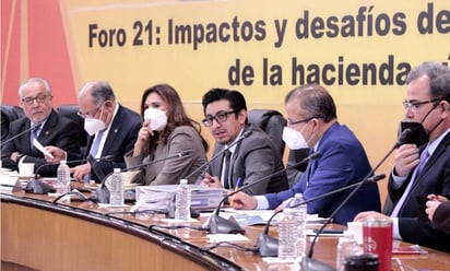 Chocan economistas y CFE por impacto en la hacienda por la reforma