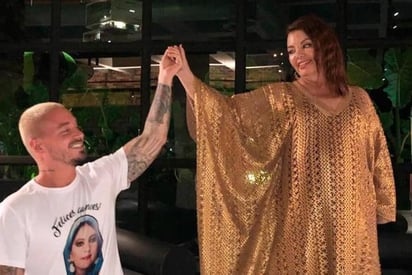 J Balvin pide orar por su mamá, grave por COVID-19: ‘realmente lo necesita’