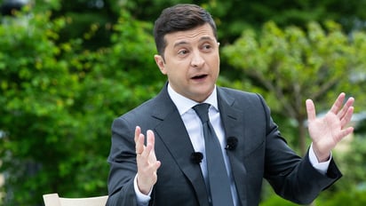 Volodímir Zelenski informa a Emmanuel Macron del deterioro de situación en el Donbás