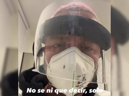 J Balvin pide orar por su mamá, sigue grave por COVID-19