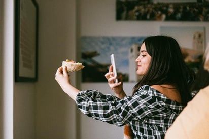 Jóvenes de Monclova llegan a la desnutrición por seguir a los influencers 